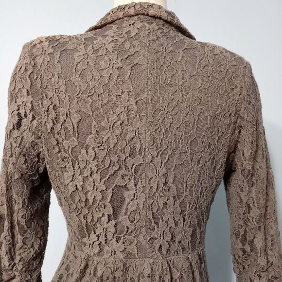 Gibson Brown Lace Blazer - Picture 7 of 11